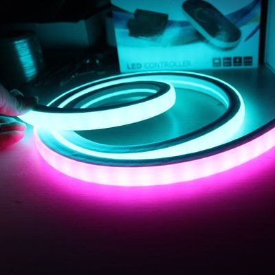 تغییر رنگ RGB SMD5050 70leds / m مربع انعطاف پذیر LED Neon Rope Light 18x18mm